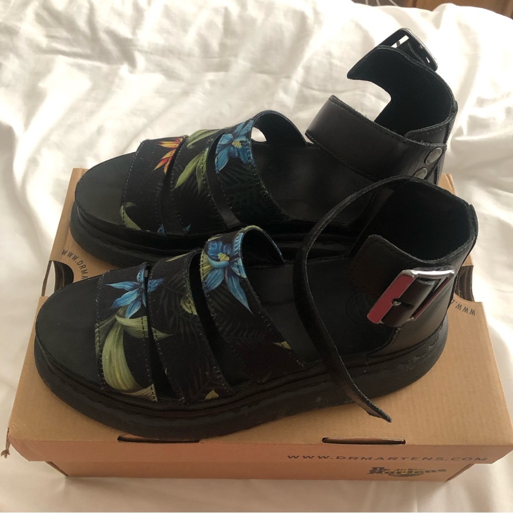 Dr. martens Clarissa floral pattern Uk 4 US 6